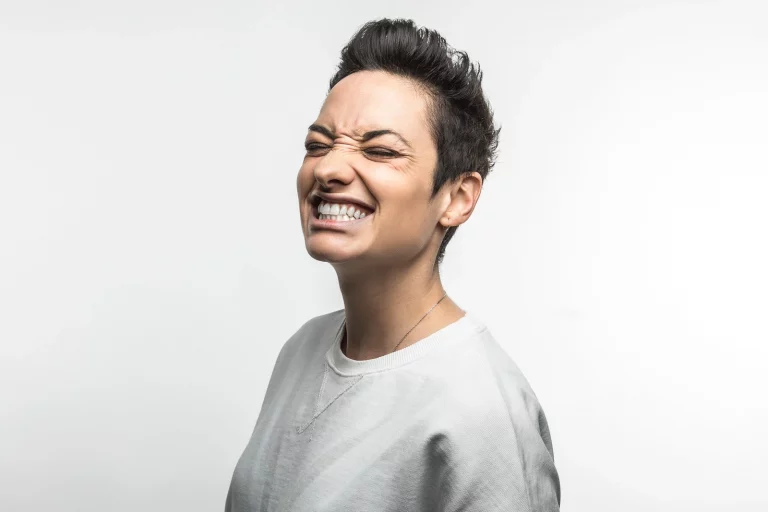 Parlons lesbiennes, humoriste lgbt Caroline Estremo